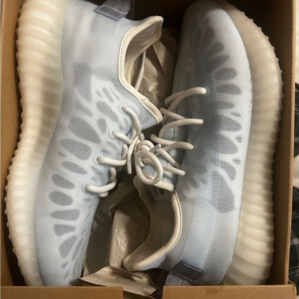 Yeezy Boost 350 Mono Ice